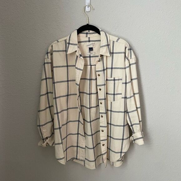 Universal Thread Women’s Oversized Long Sleeve Flannel Size XS - Picture 2 of 4